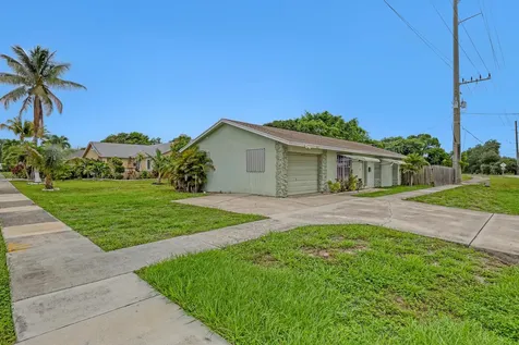 302 SW 8th Street Boynton Beach FL 33426