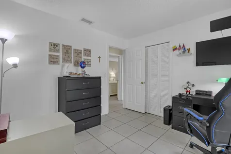 302 SW 8th Street Boynton Beach FL 33426
