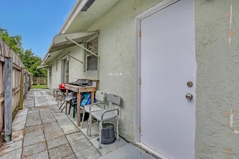 302 SW 8th Street Boynton Beach FL 33426