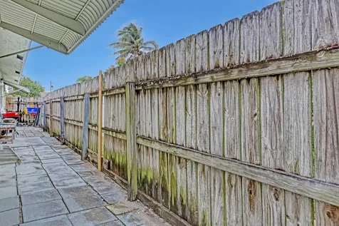302 SW 8th Street Boynton Beach FL 33426
