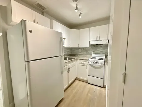 9517 Fontainebleau Boulevard Miami FL 33172