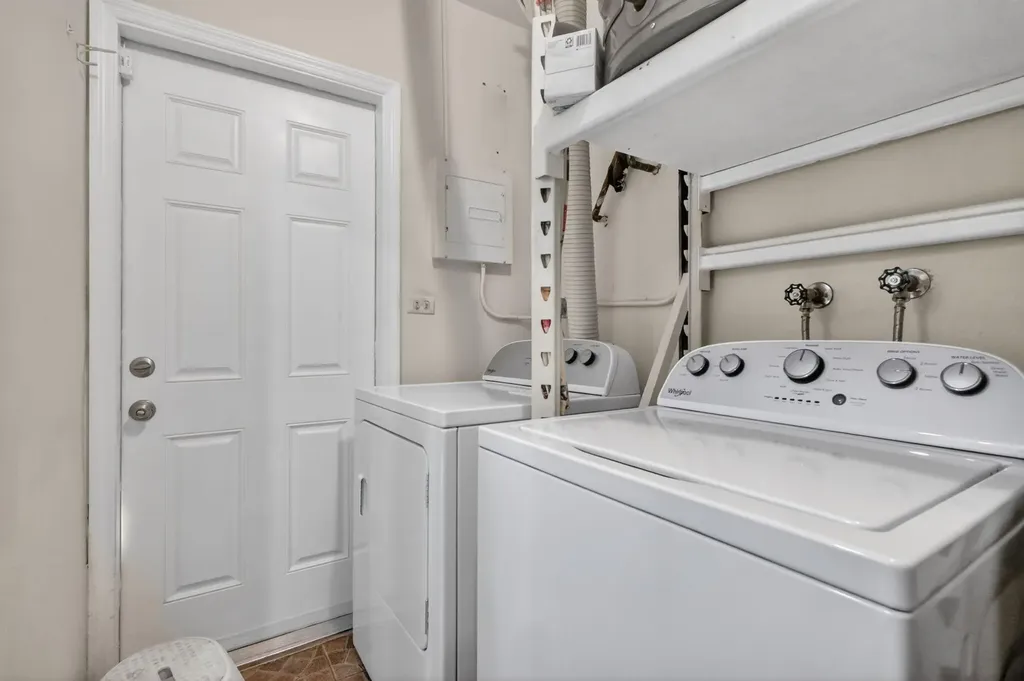 241 N 68th Terrace Hollywood FL 33024