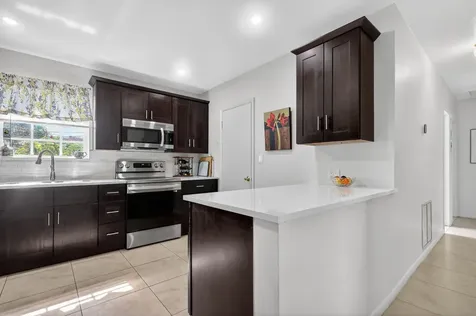 241 N 68th Terrace Hollywood FL 33024