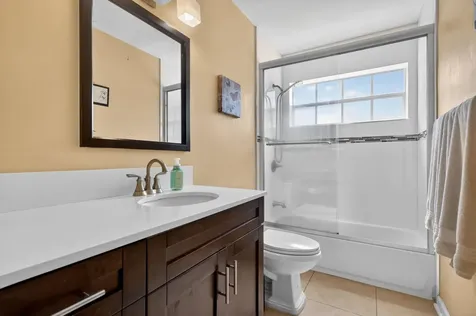 241 N 68th Terrace Hollywood FL 33024