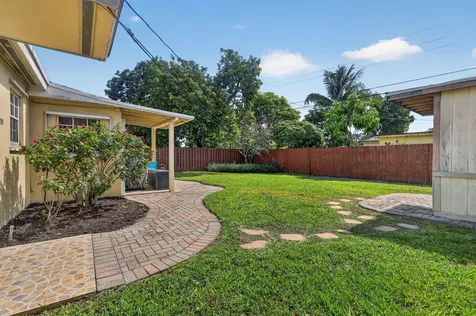241 N 68th Terrace Hollywood FL 33024