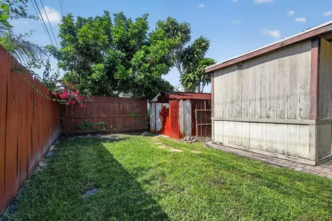 241 N 68th Terrace Hollywood FL 33024