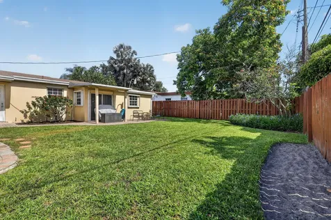 241 N 68th Terrace Hollywood FL 33024
