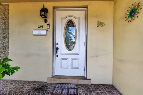 241 N 68th Terrace Hollywood FL 33024