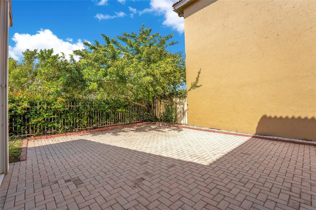 1840 Sweetbay Way Hollywood FL 33019