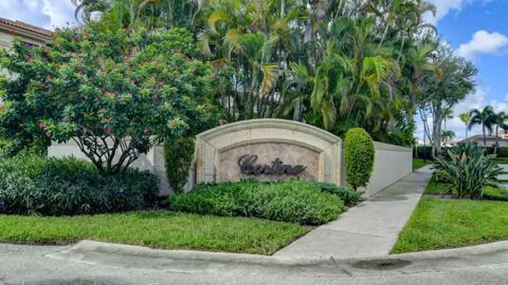 6784 Via Regina Boca Raton FL 33433