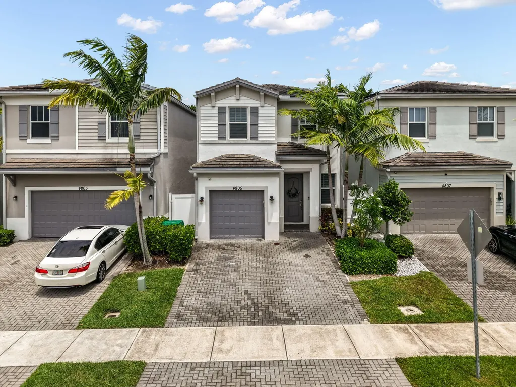 4805 NW 48th Terrace Tamarac FL 33319
