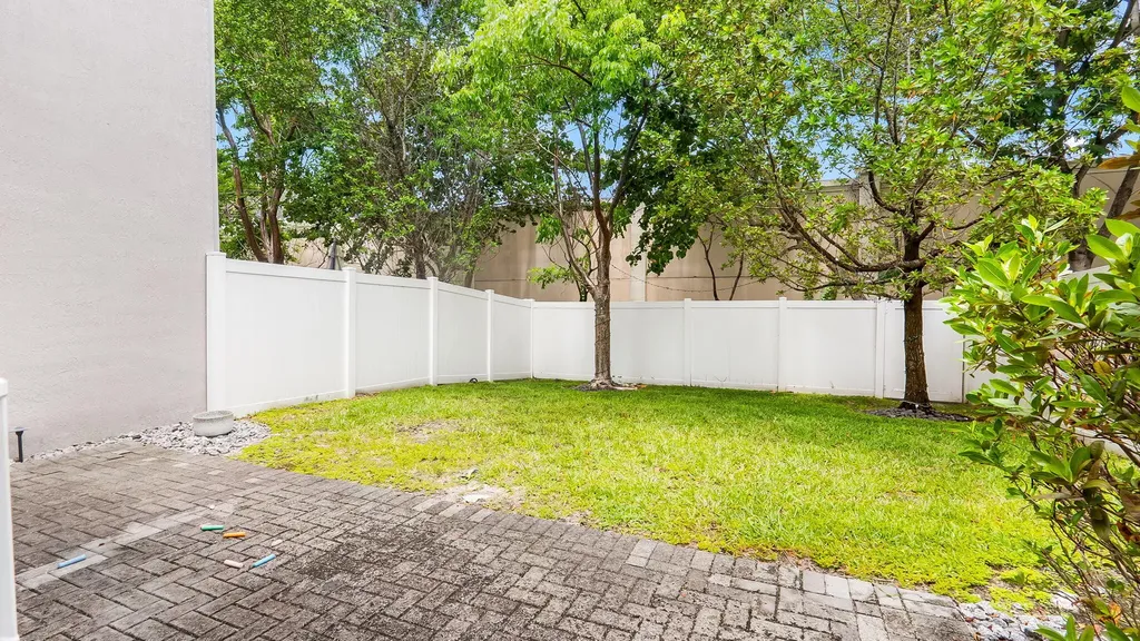 4805 NW 48th Terrace Tamarac FL 33319