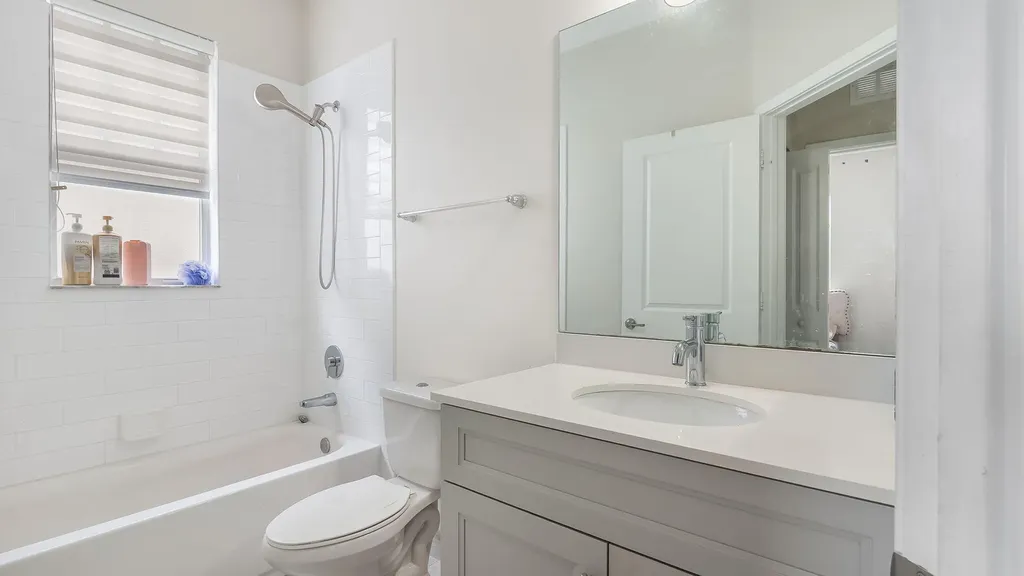 4805 NW 48th Terrace Tamarac FL 33319