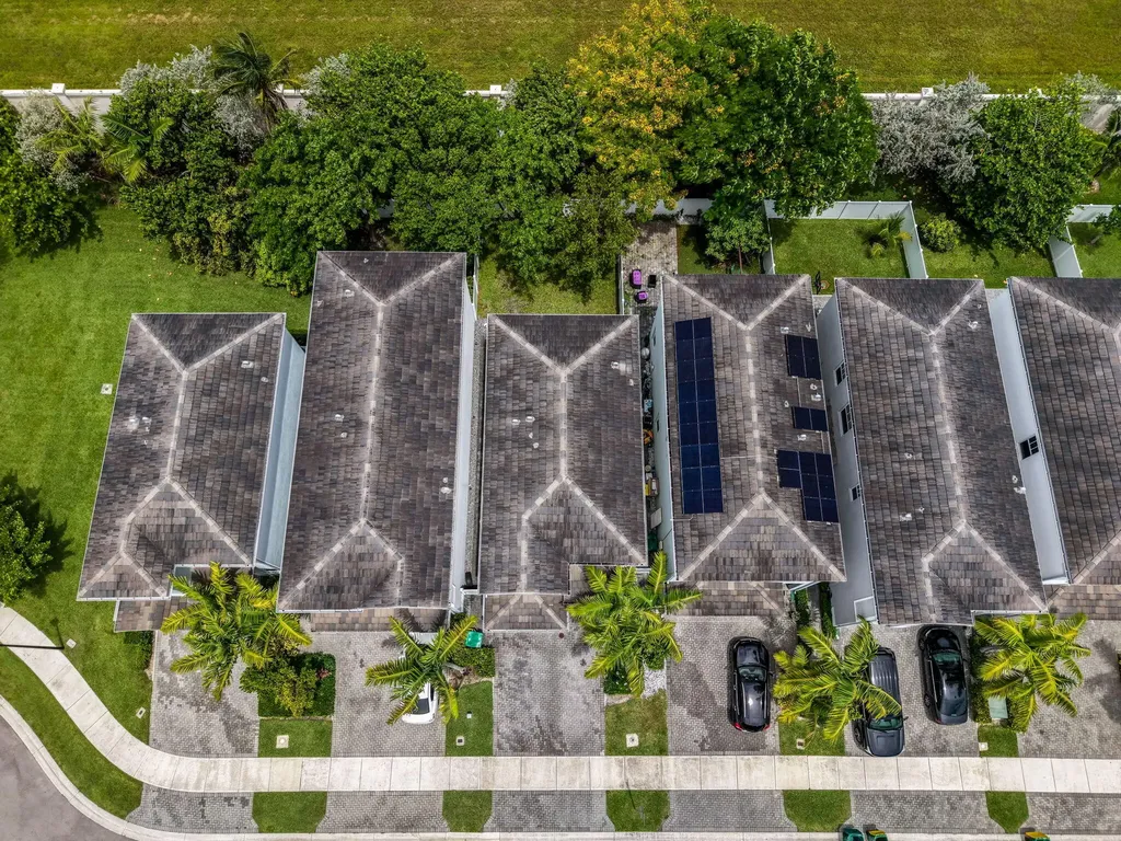 4805 NW 48th Terrace Tamarac FL 33319