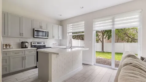4805 NW 48th Terrace Tamarac FL 33319
