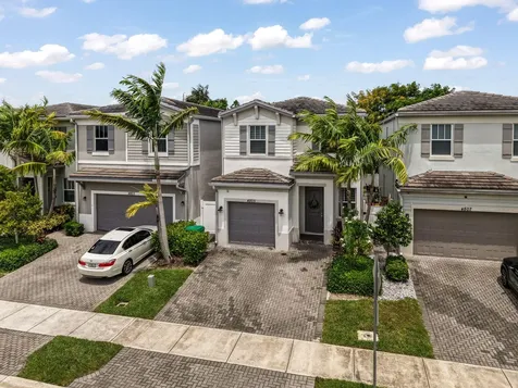 4805 NW 48th Terrace Tamarac FL 33319