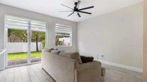 4805 NW 48th Terrace Tamarac FL 33319