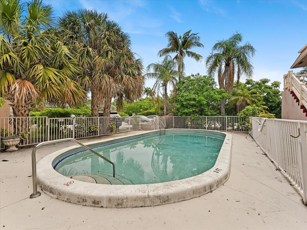 241 SE 9th Avenue Pompano Beach FL 33060