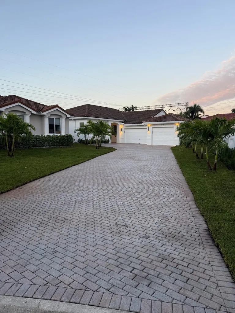 3244 SW 53rd Court Hollywood FL 33312