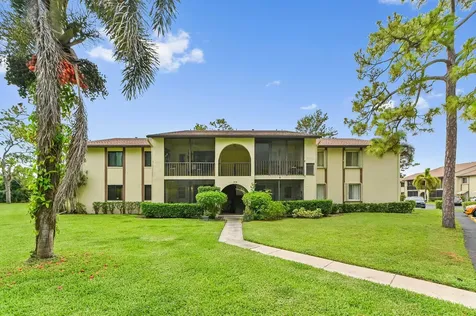 319 Knotty Pine Circle Greenacres FL 33463