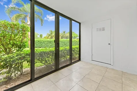 319 Knotty Pine Circle Greenacres FL 33463