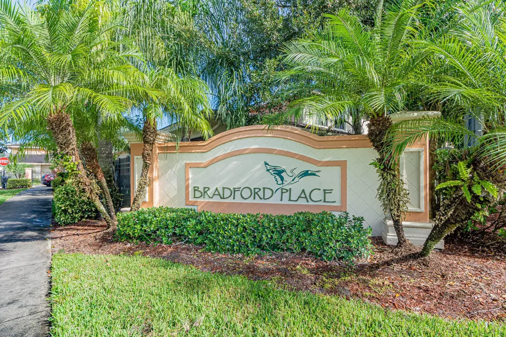 2563 SW Stockbridge Square Square SW Vero Beach FL 32962