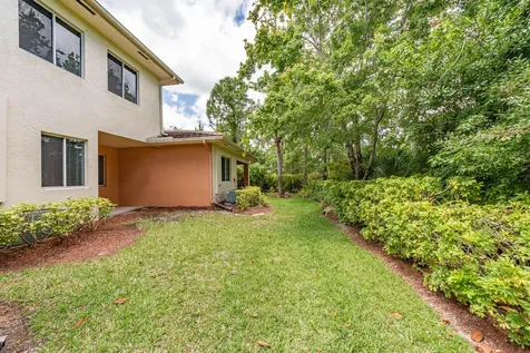 2563 SW Stockbridge Square Square SW Vero Beach FL 32962