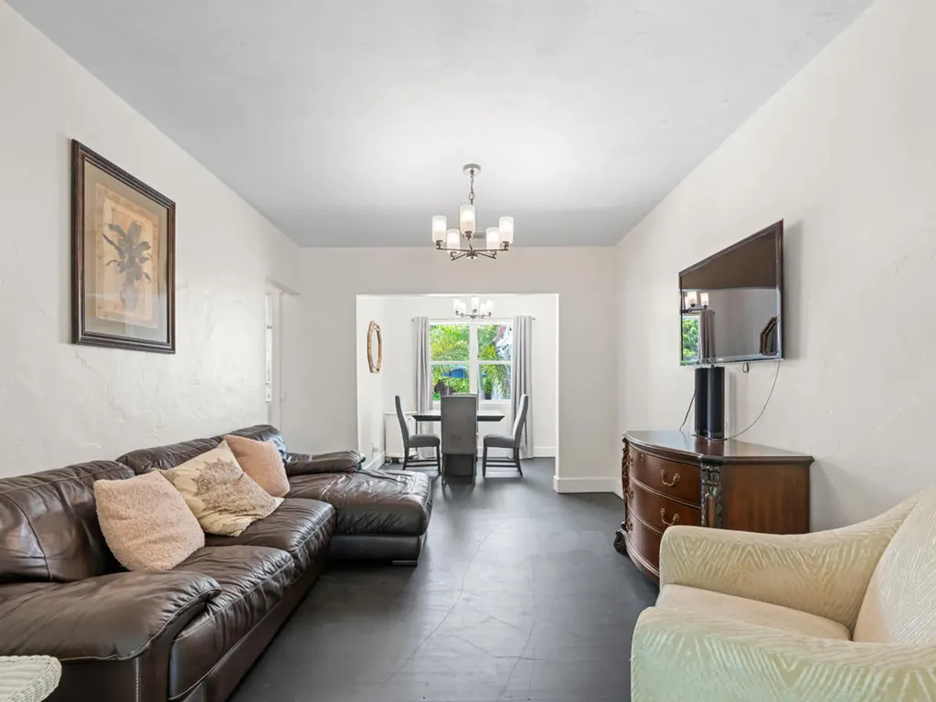 1615 N Lakeside Drive Lake Worth Beach FL 33460