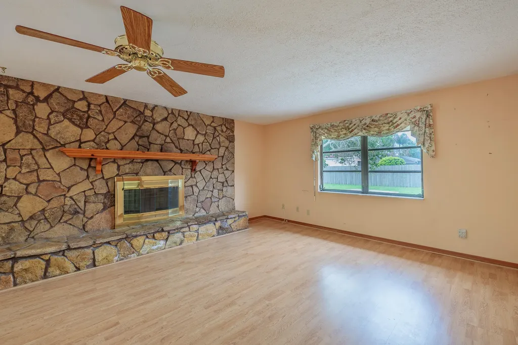 2165 SE Flanders Road Port St Lucie FL 34952