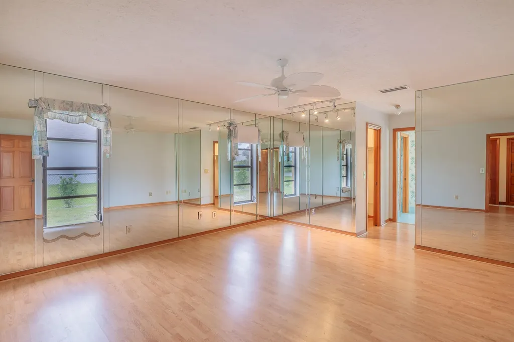 2165 SE Flanders Road Port St Lucie FL 34952