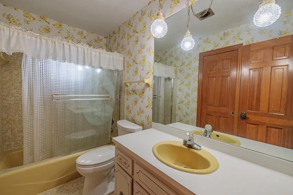 2165 SE Flanders Road Port St Lucie FL 34952