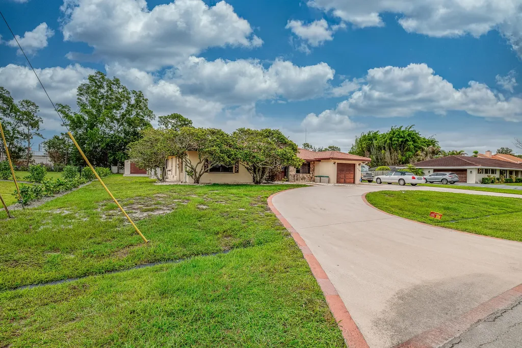2165 SE Flanders Road Port St Lucie FL 34952