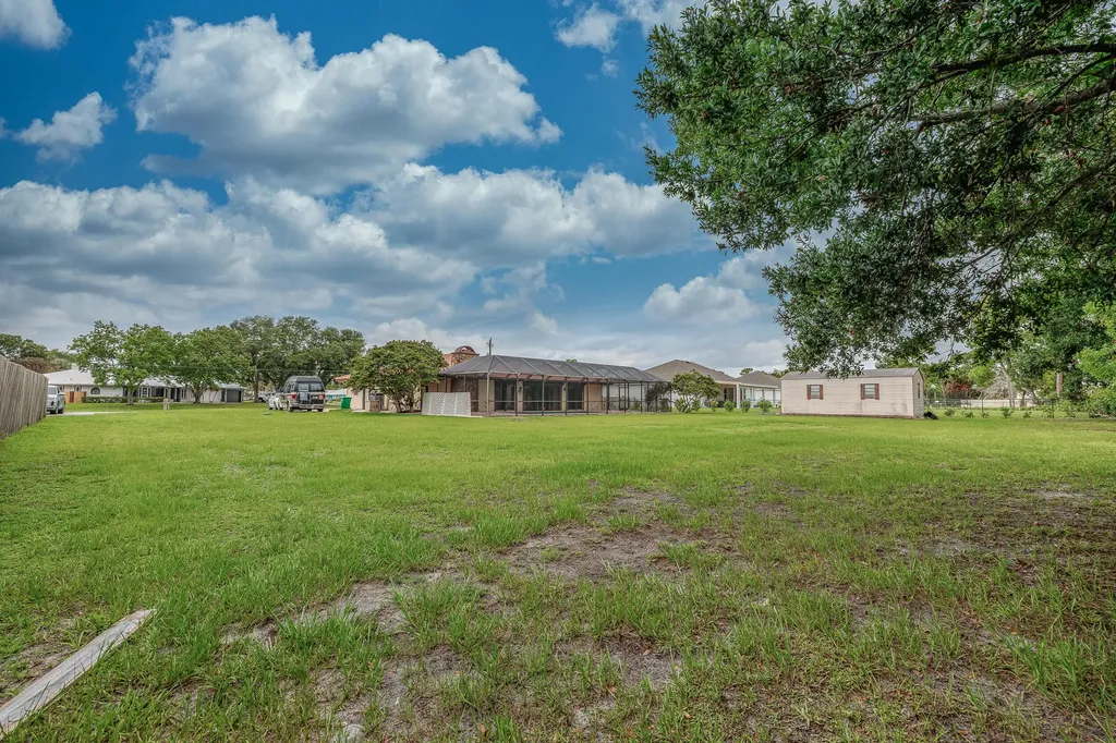 2165 SE Flanders Road Port St Lucie FL 34952