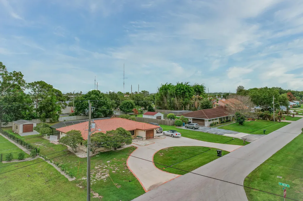 2165 SE Flanders Road Port St Lucie FL 34952