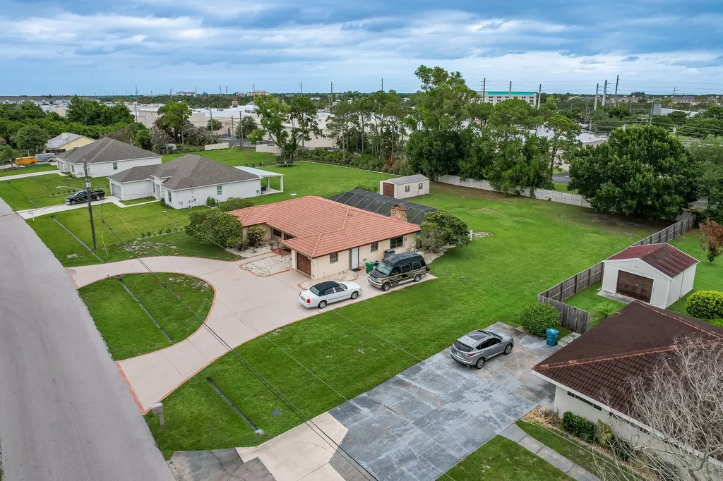 2165 SE Flanders Road Port St Lucie FL 34952