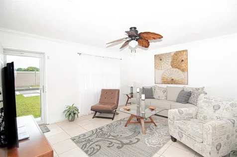 6872 SW 15th Street North Lauderdale FL 33068