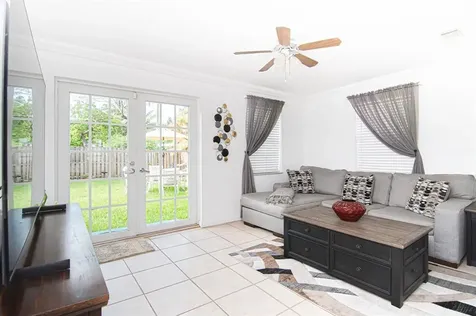 6872 SW 15th Street North Lauderdale FL 33068