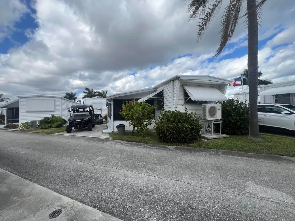 209 Eagle Drive E Briny Breezes FL 33435