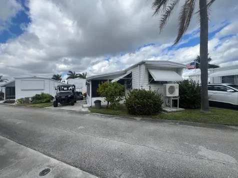 209 Eagle Drive E Briny Breezes FL 33435