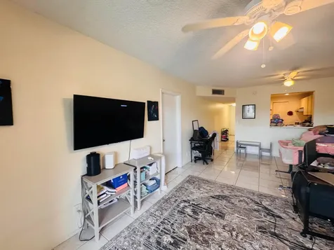 8025 S Colony Circle Tamarac FL 33321
