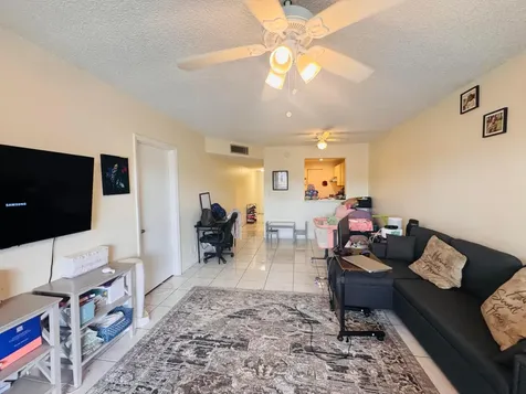 8025 S Colony Circle Tamarac FL 33321