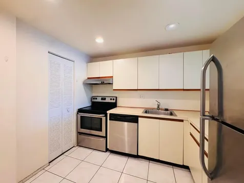 8025 S Colony Circle Tamarac FL 33321