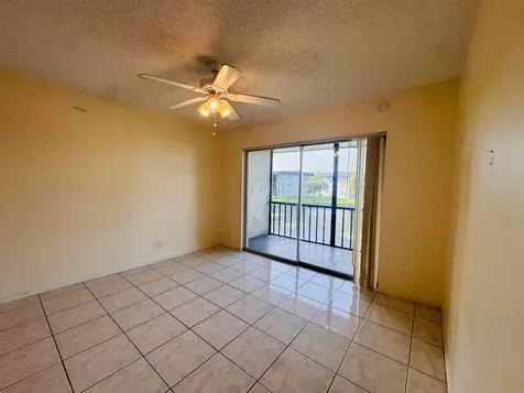 8025 S Colony Circle Tamarac FL 33321
