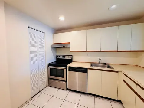 8025 S Colony Circle Tamarac FL 33321