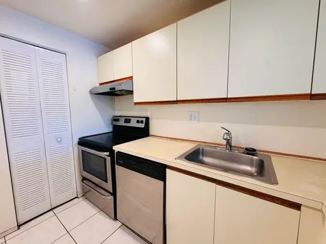 8025 S Colony Circle Tamarac FL 33321