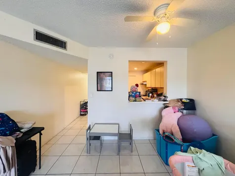 8025 S Colony Circle Tamarac FL 33321