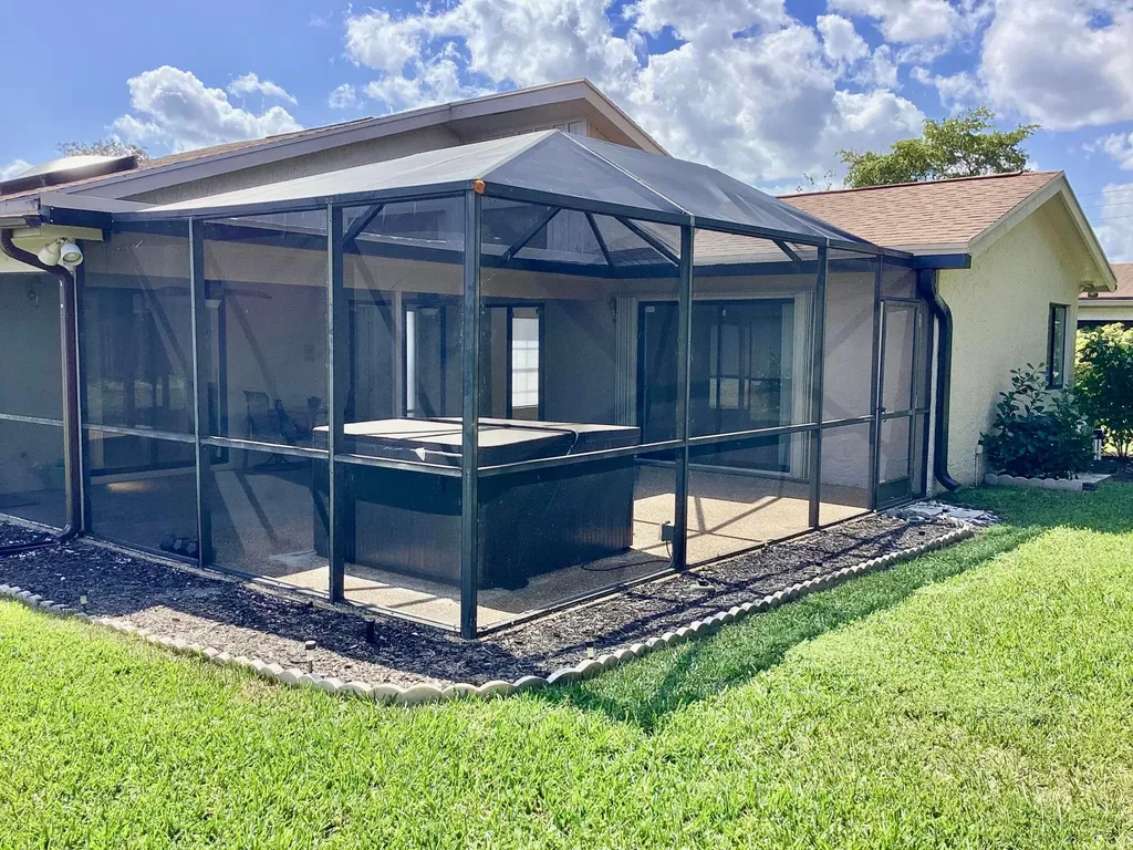 8895 Old Pine Road Boca Raton FL 33433