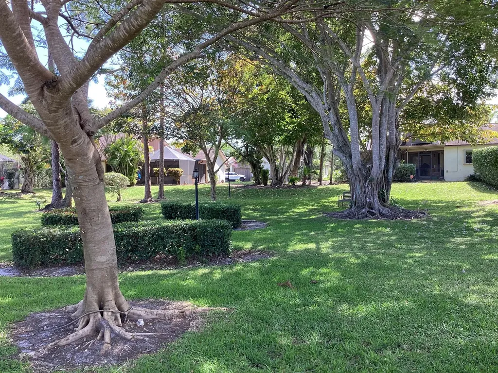 8895 Old Pine Road Boca Raton FL 33433