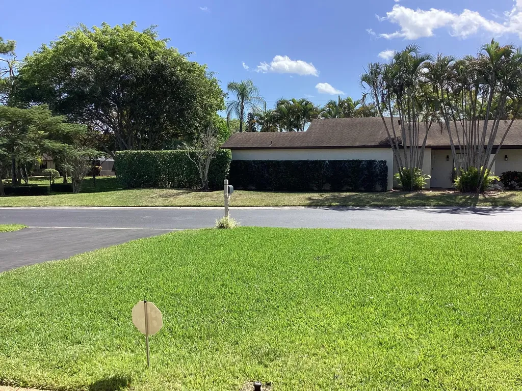 8895 Old Pine Road Boca Raton FL 33433