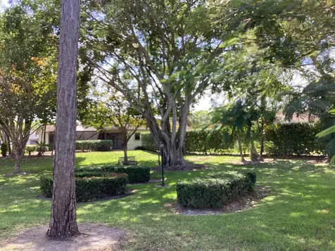 8895 Old Pine Road Boca Raton FL 33433